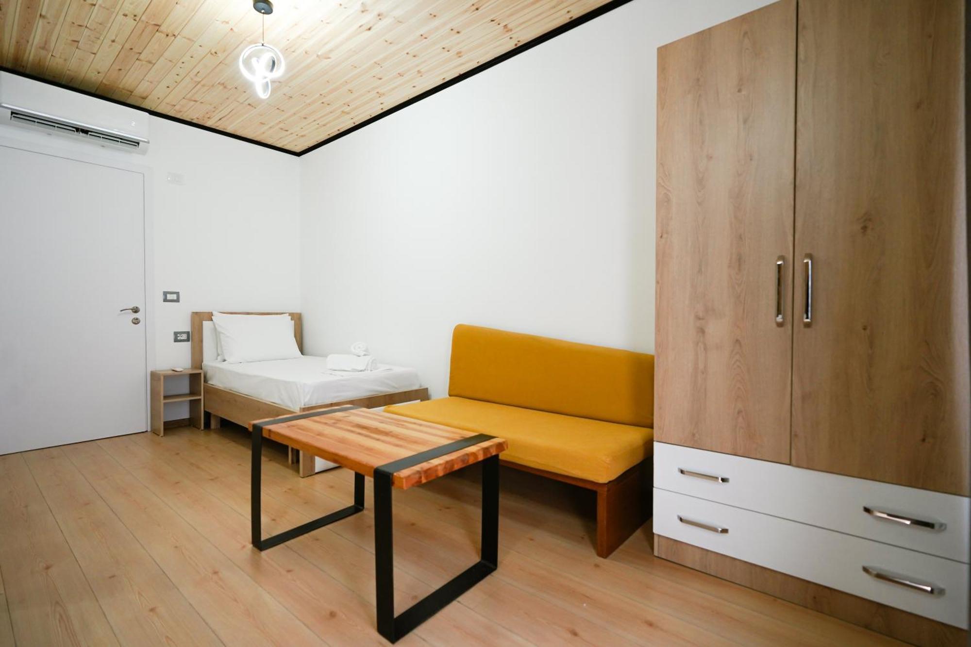 Ora Apartment Gjirokaster Bagian luar foto