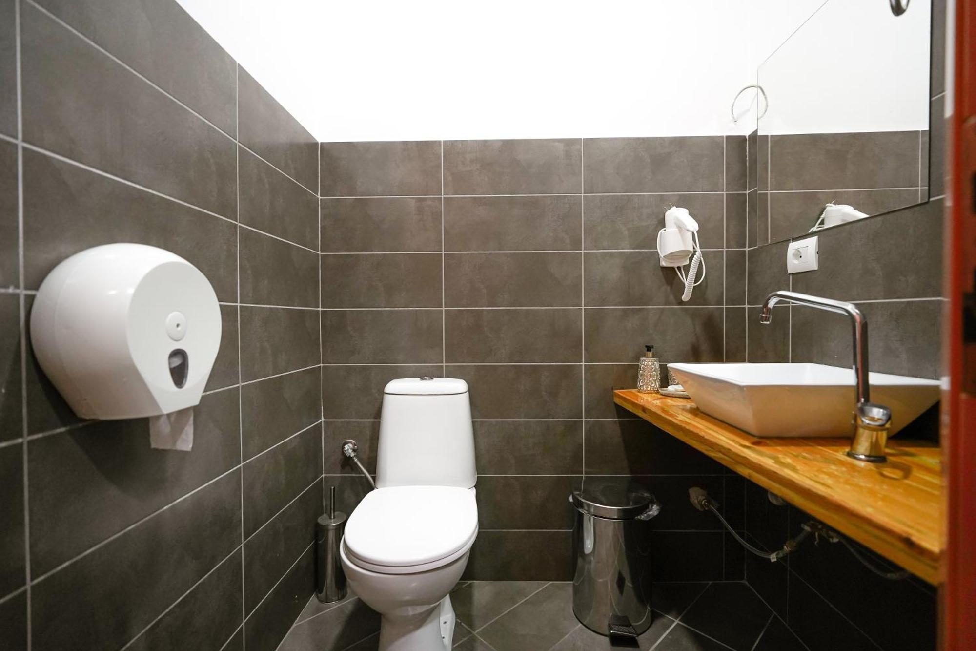 Ora Apartment Gjirokaster Bagian luar foto